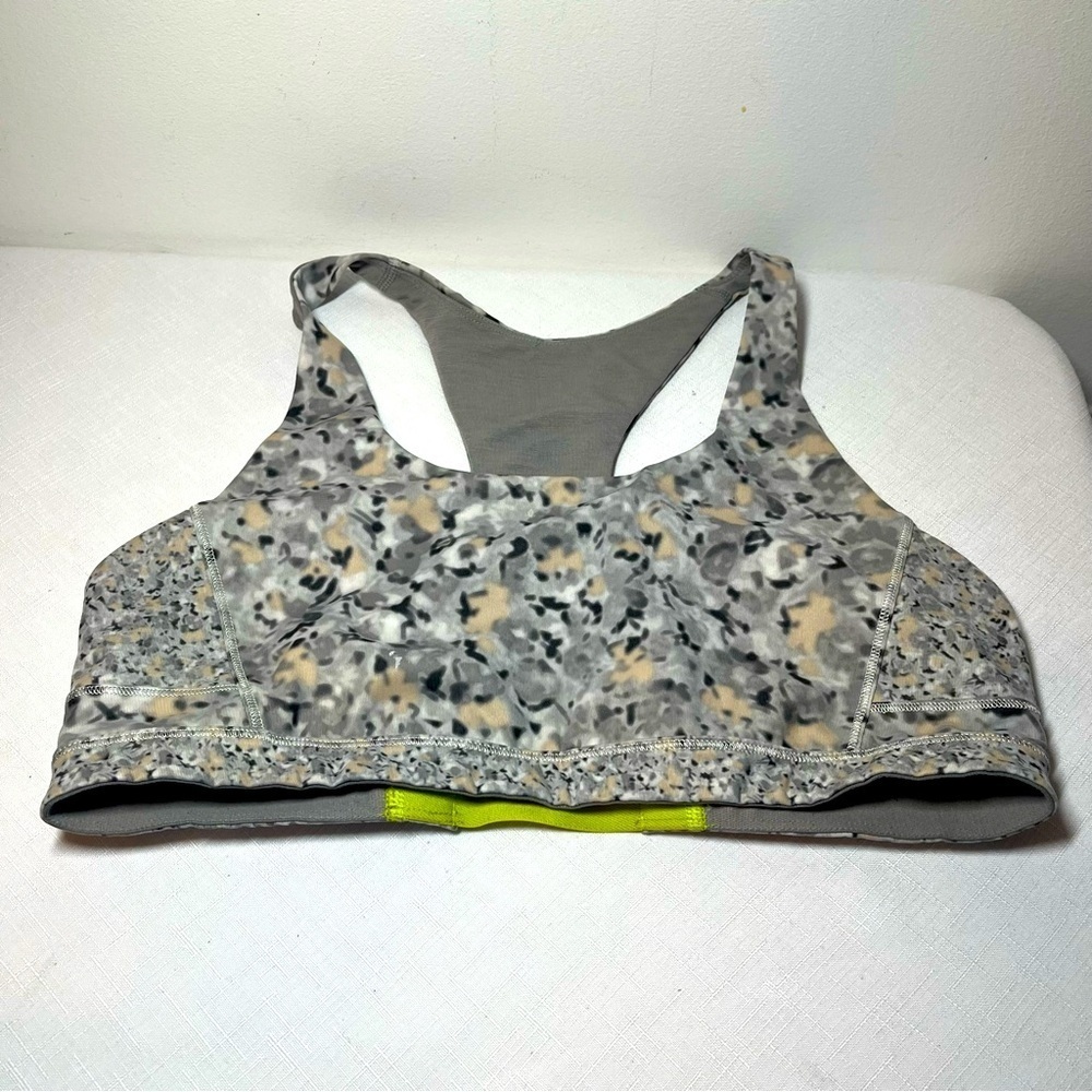 Lululemon Gray & Cream Sports Bra. Supportive. Workout. Gym. Running
Size 10